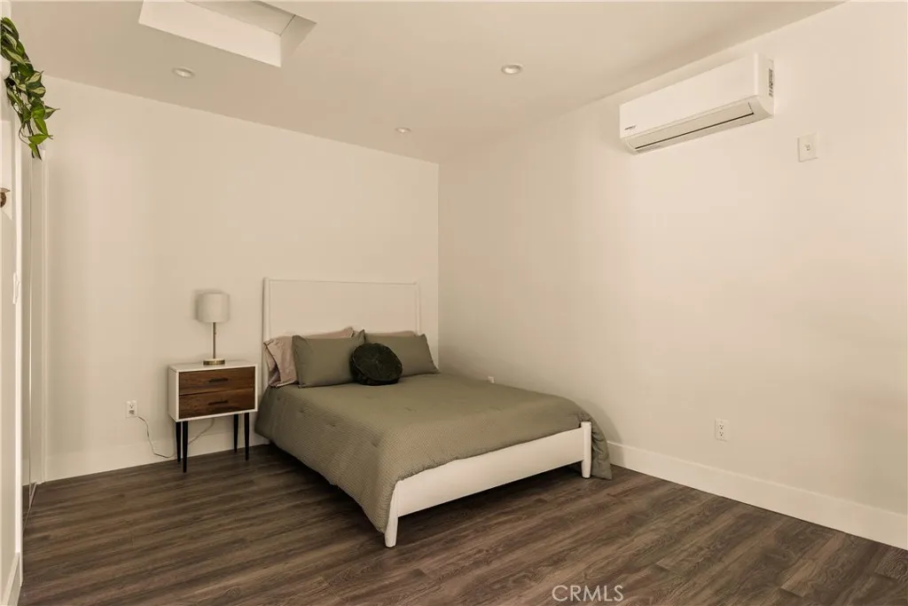 15233 Camarillo Street, Sherman Oaks, California 91403 home-pic-9